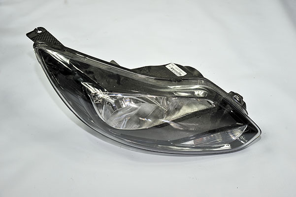 ford cıkma yedek focus 3 sağ siyah far